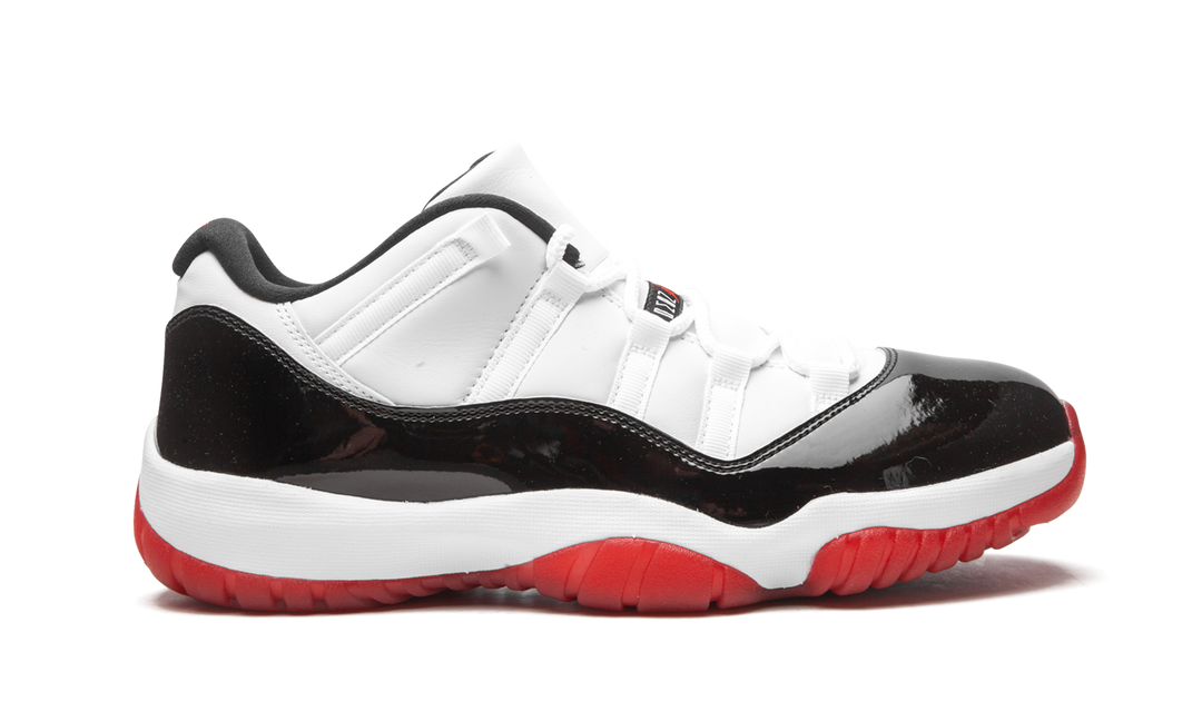AIR JORDAN 11 LOW BULLS
