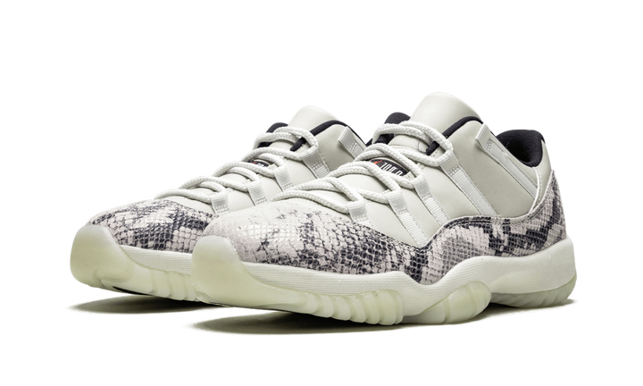AIR JORDAN 11 RETRO LOW LIGHT BONE SNAKESKIN