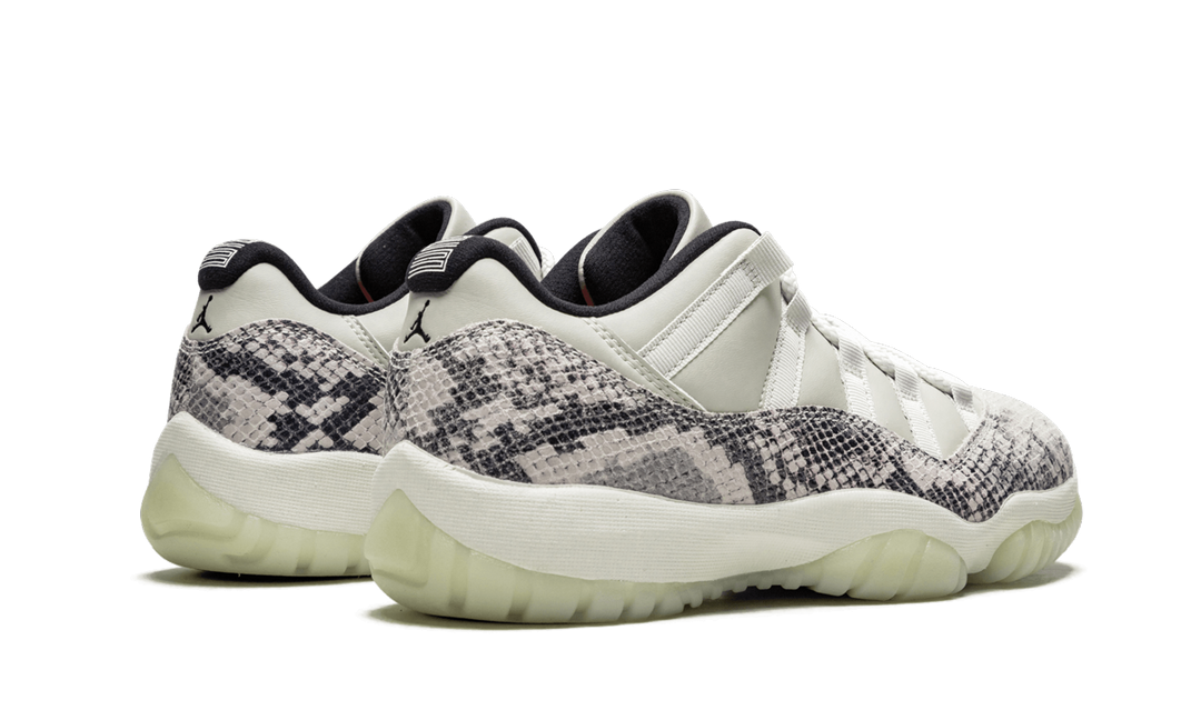 AIR JORDAN 11 RETRO LOW LIGHT BONE SNAKESKIN