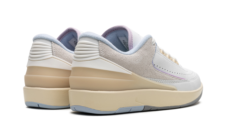 AIR JORDAN 2 RETRO LOW LOOK, UP IN THE AIR WOMENS