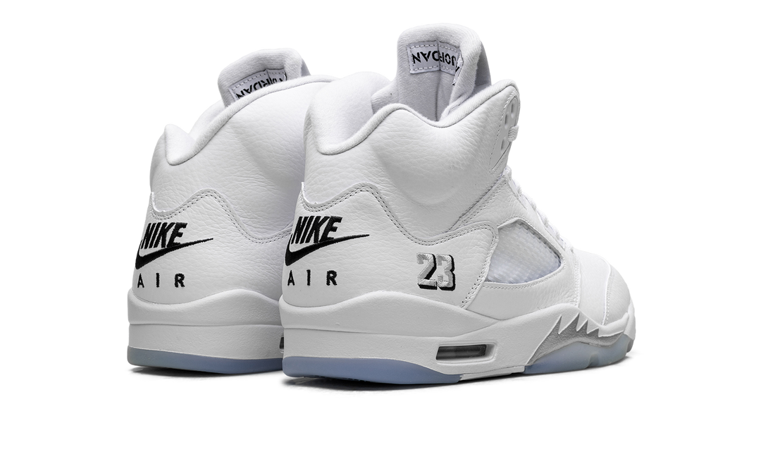 AIR JORDAN 5 RETRO WHITE METALLIC (2026)