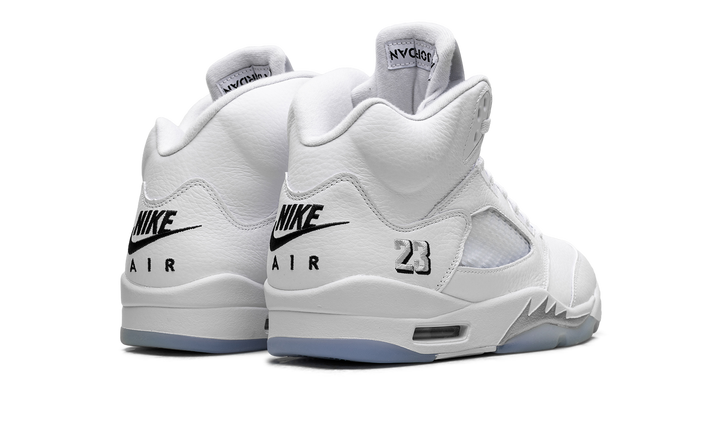 AIR JORDAN 5 RETRO WHITE METALLIC (2026)