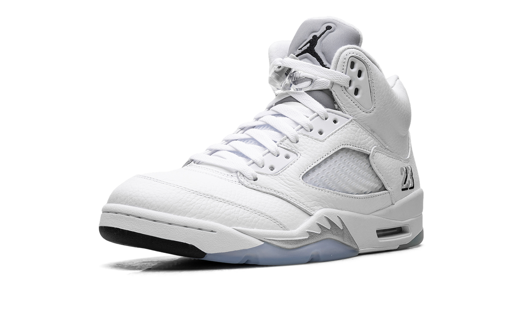 AIR JORDAN 5 RETRO WHITE METALLIC (2026)
