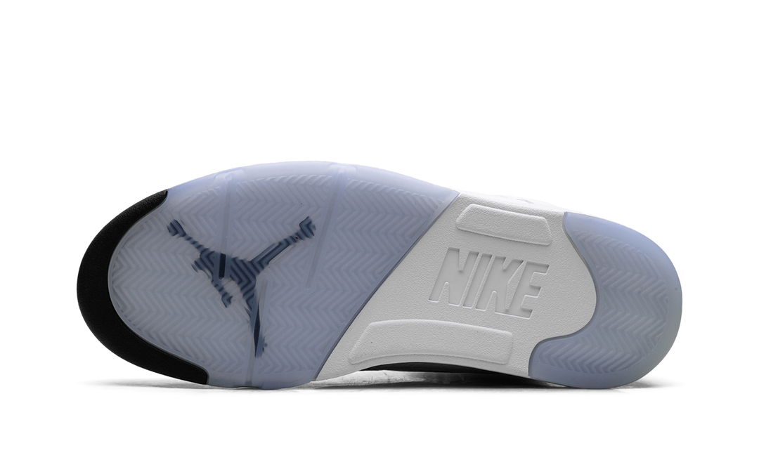 AIR JORDAN 5 RETRO WHITE METALLIC (2026)
