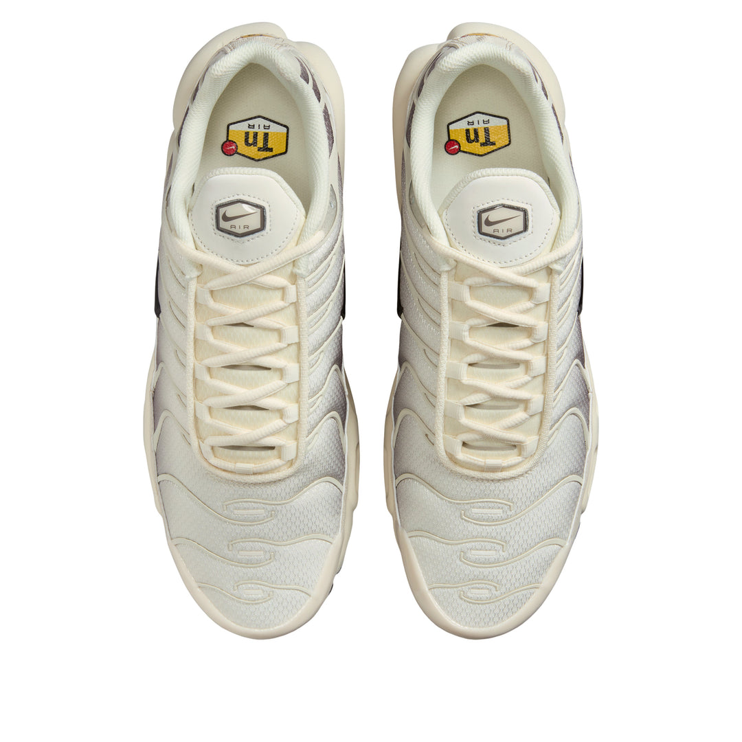 AIR MAX PLUS &