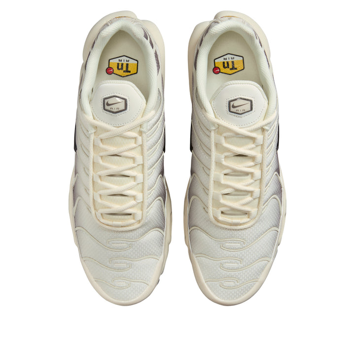 AIR MAX PLUS &