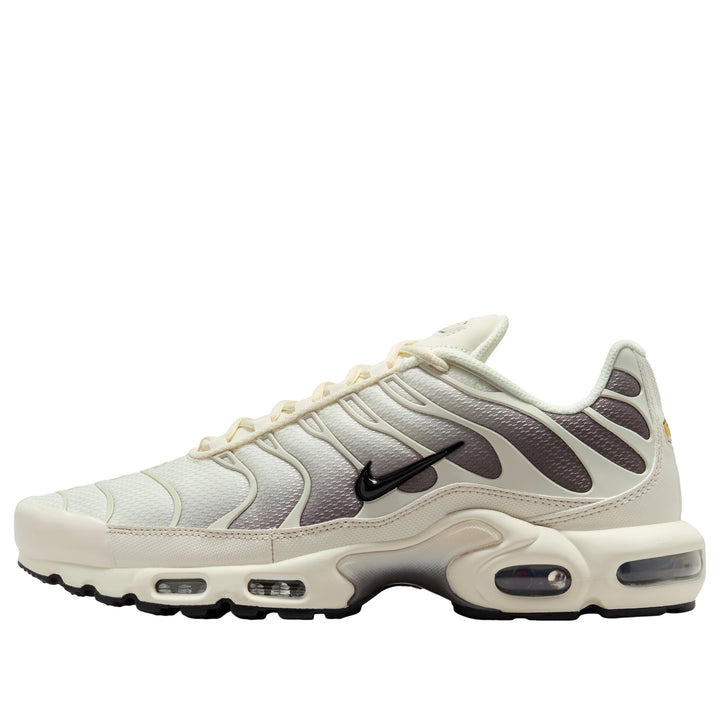 AIR MAX PLUS &