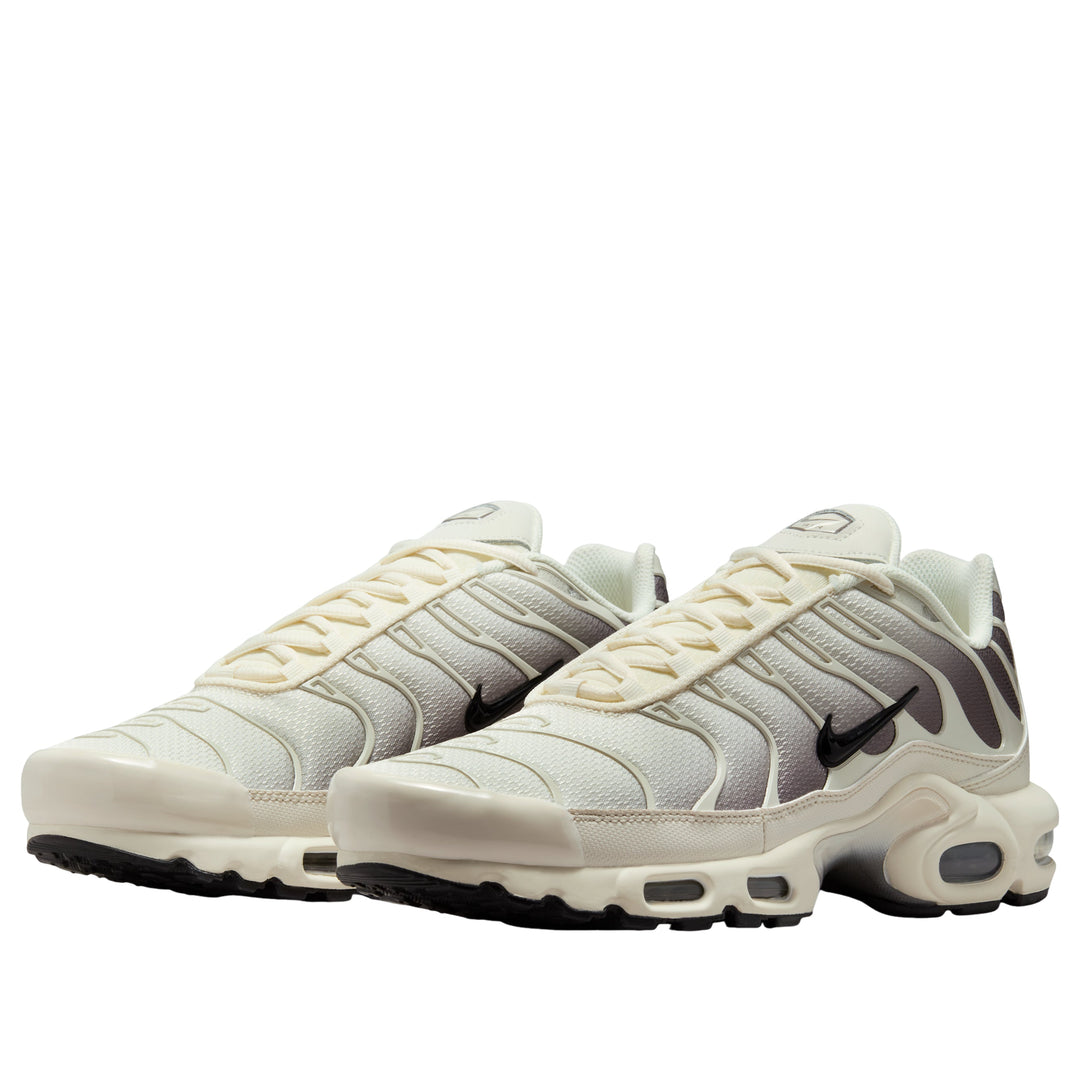 AIR MAX PLUS &