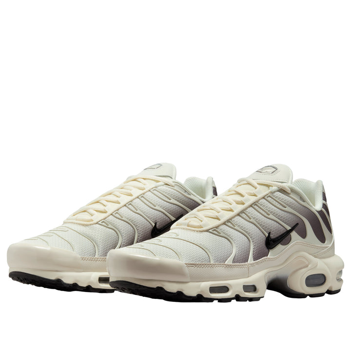 AIR MAX PLUS &