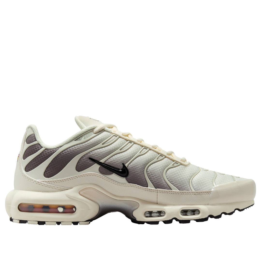 AIR MAX PLUS &