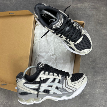 ASICS GEL-KAYANO 14 OBSIDIAN GREY CEMENT