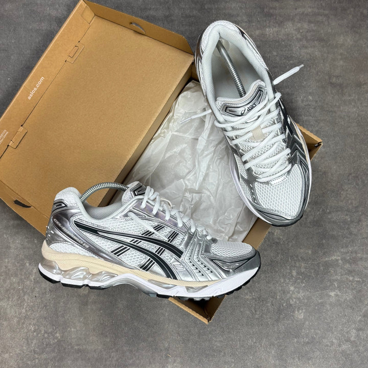 ASICS GEL-KAYANO 14 “WHITE GRAPHITE GREY” WOMEN&