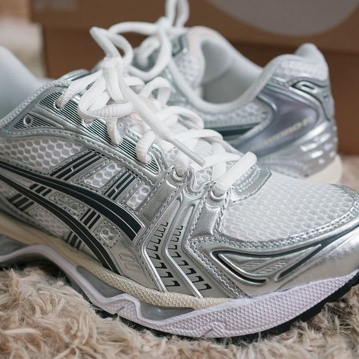ASICS GEL-KAYANO 14 “WHITE GRAPHITE GREY” WOMEN&