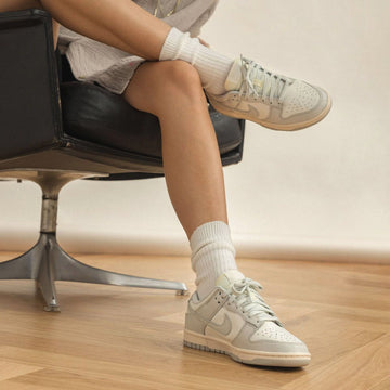 NIKE DUNK LOW WMNS 'LIGHT BONE'