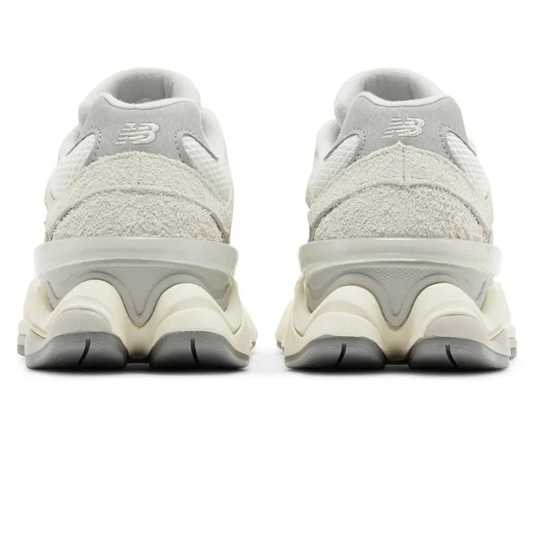 NEW BALANCE 9060 &