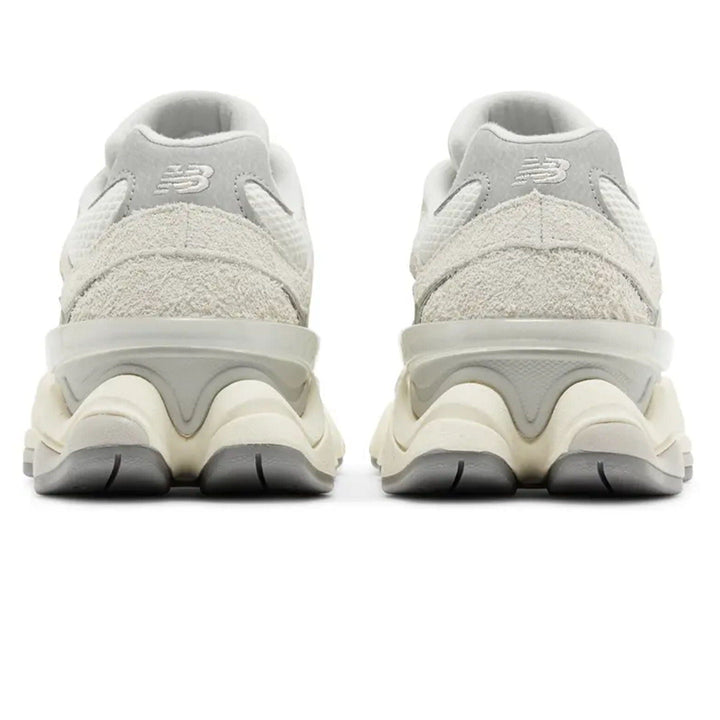 NEW BALANCE 9060 &