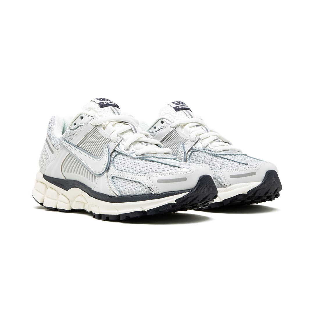 NIKE ZOOM VOMERO 5 PHOTON DUST METALLIC SILVER (WOMEN&