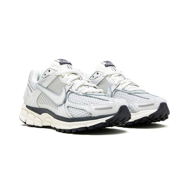 NIKE ZOOM VOMERO 5 PHOTON DUST METALLIC SILVER (WOMEN&