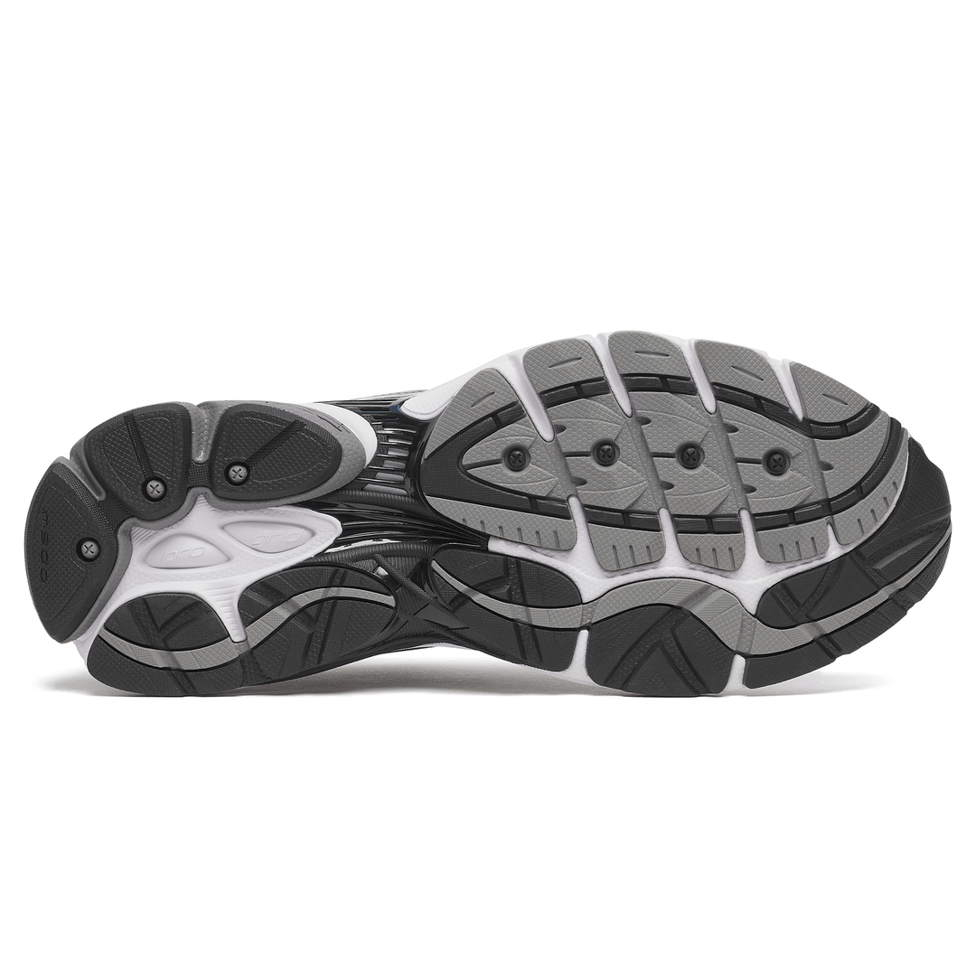 SAUCONY PROGRID OMNI 9 &