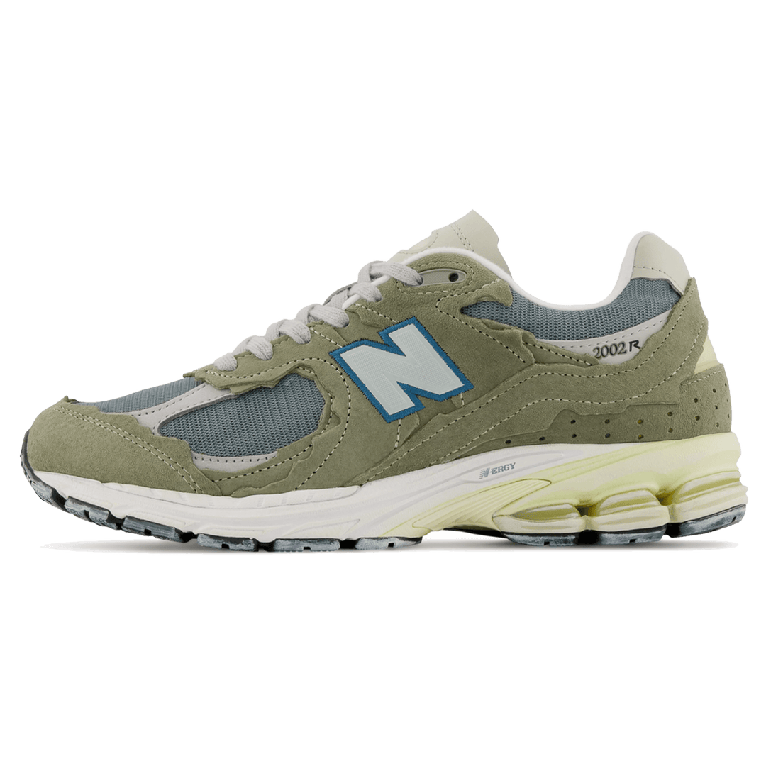 NEW BALANCE 2002R &