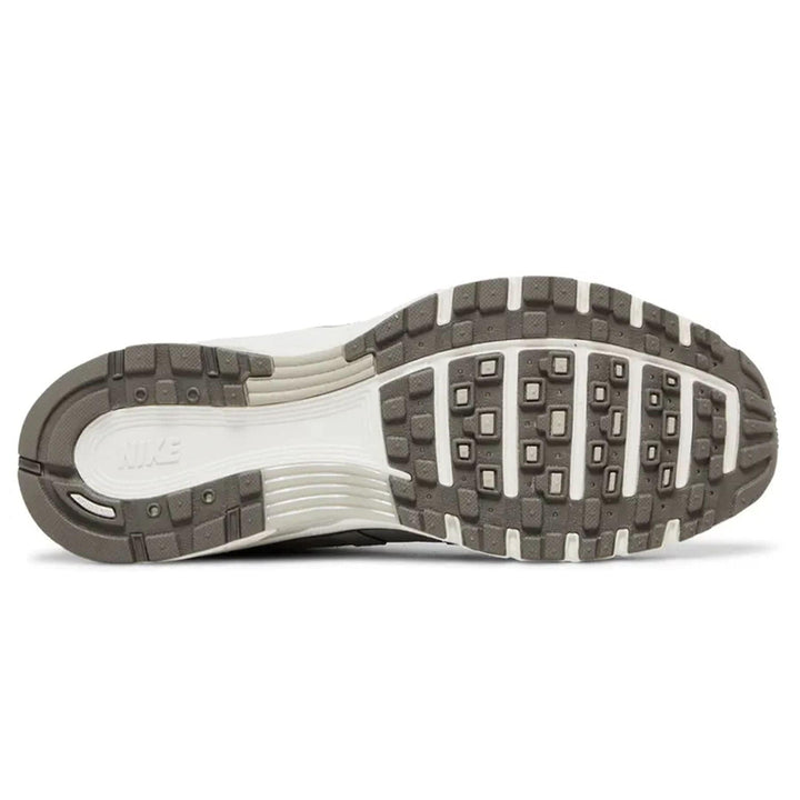 NIKE P-6000 PREMIUM &