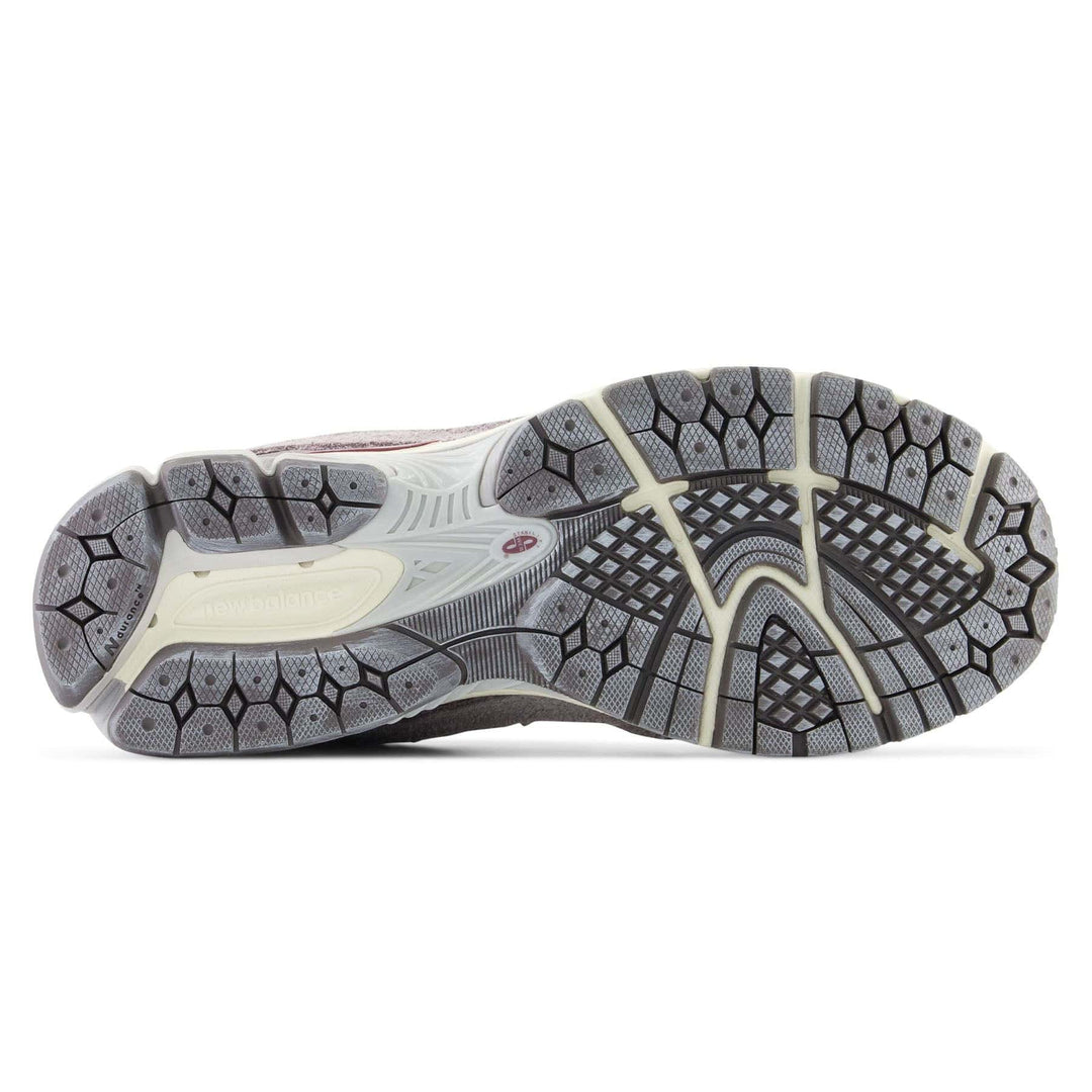 NEW BALANCE 2002R &