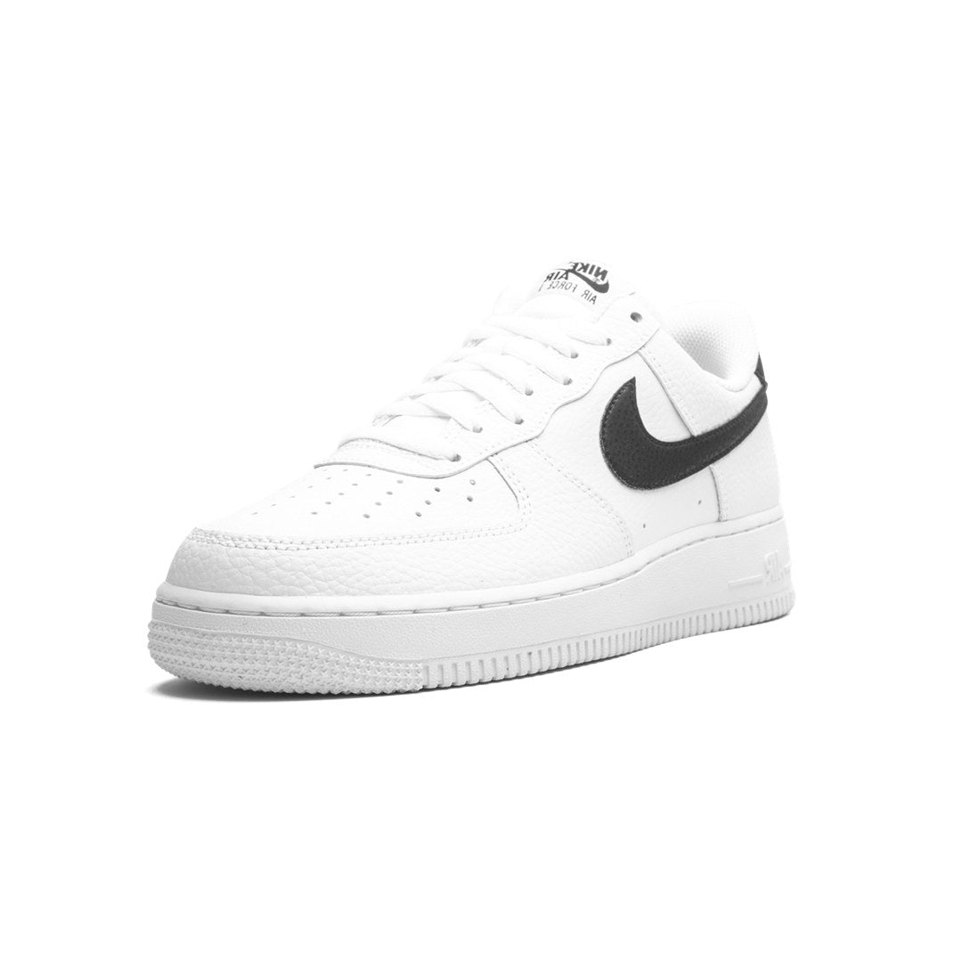 NIKE AIR FORCE 1 LOW &