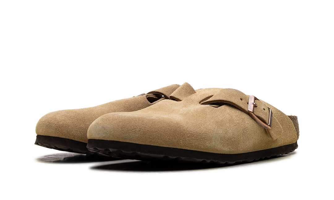 BIRKENSTOCK BOSTON SUEDE LATTE CREAM (NARROW FIT)