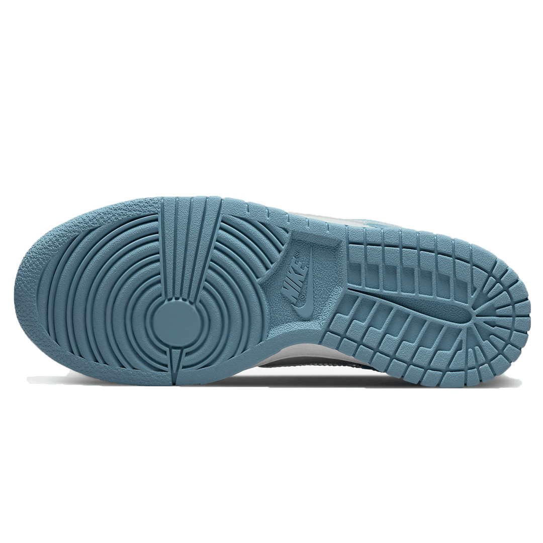 NIKE DUNK LOW GS &