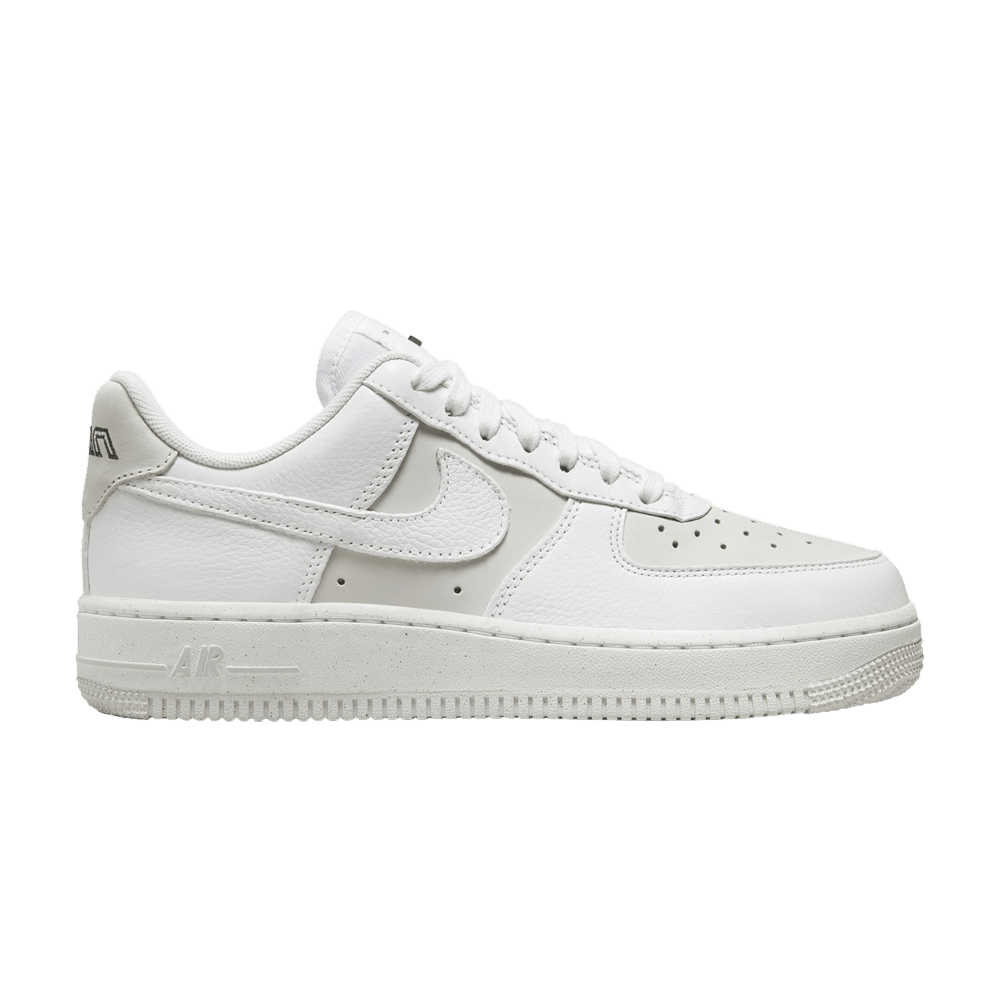 NIKE AIR FORCE 1 LOW &
