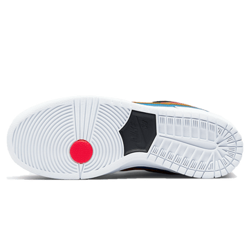 POLAROID X NIKE DUNK LOW SB — Stock
