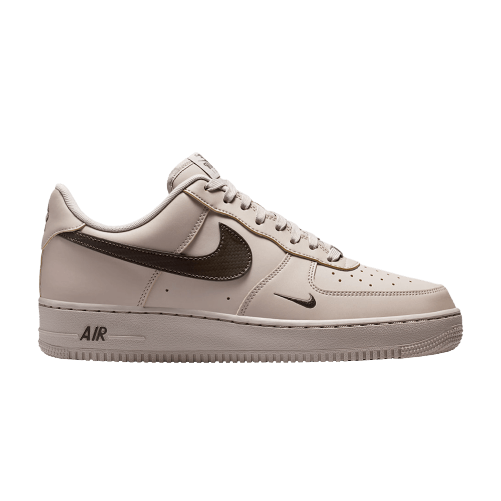 NIKE AIR FORCE 1 LOW '07 CARBON FIBER SWOOSH COLLEGE GREY NEWSPRINT — Stock #1