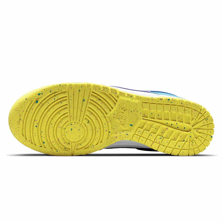 NIKE DUNK LOW SE WMNS &