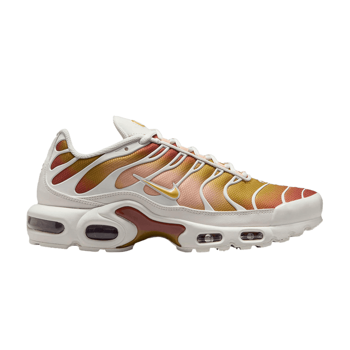 NIKE AIR MAX PLUS RUGGED ORANGE SATURN GOLD (WOMEN&