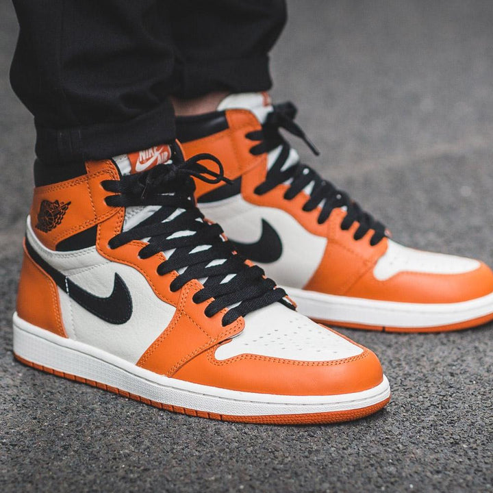 AIR JORDAN 1 RETRO HIGH OG &