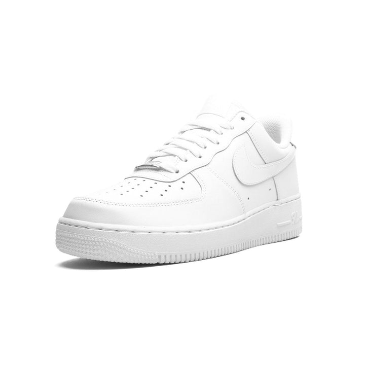 NIKE AIR FORCE 1 LOW &