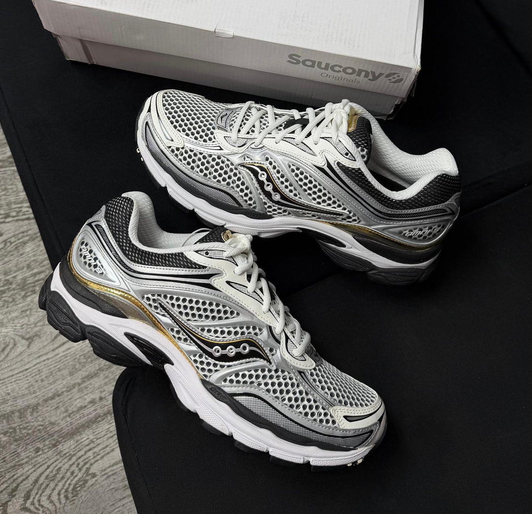 SAUCONY PROGRID OMNI 9 SILVER GOLD