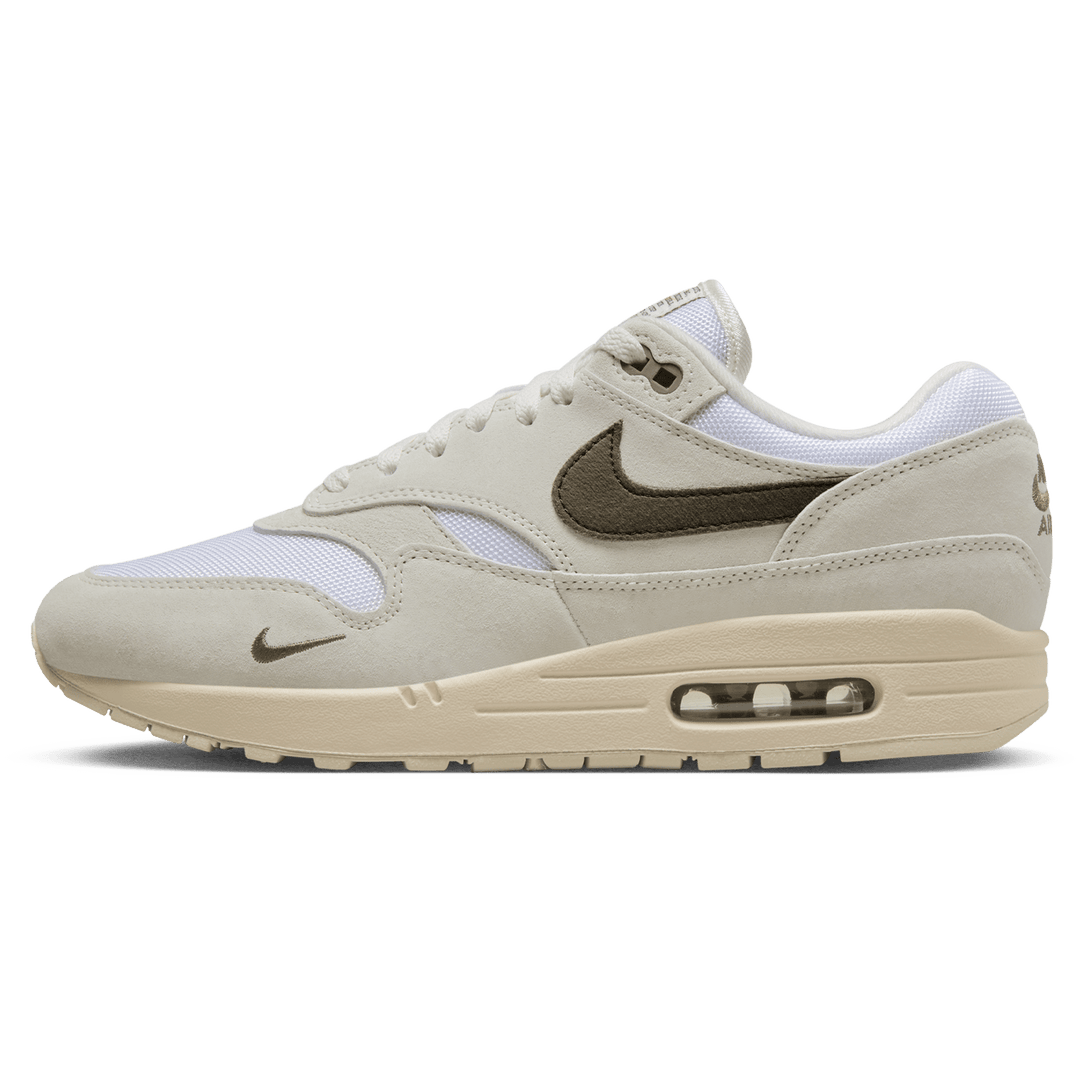 NIKE AIR MAX 1 &
