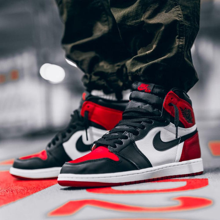 AIR JORDAN 1 RETRO HIGH OG "BRED TOE"