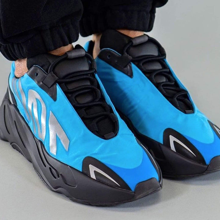 ADIDAS YEEZY BOOST 700 MNVN &