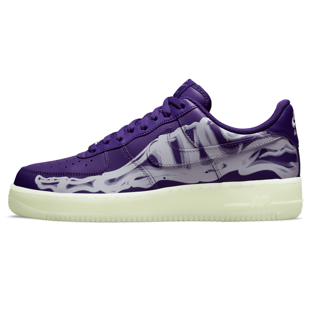 NIKE AIR FORCE 1 LOW &