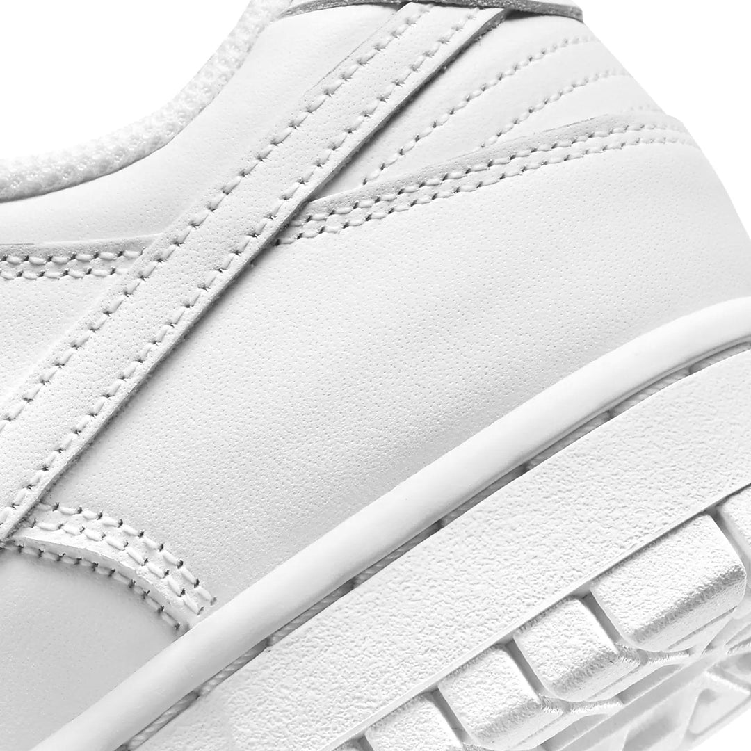 NIKE DUNK LOW WMNS &
