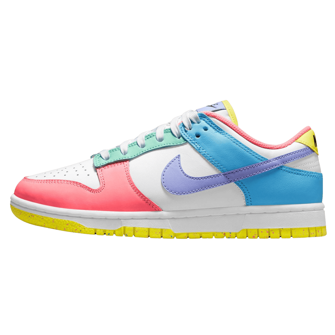 NIKE DUNK LOW SE WMNS &