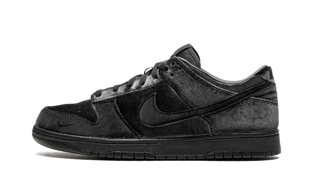DOVER STREET MARKET X NIKE DUNK LOW TRIPLE BLACK
