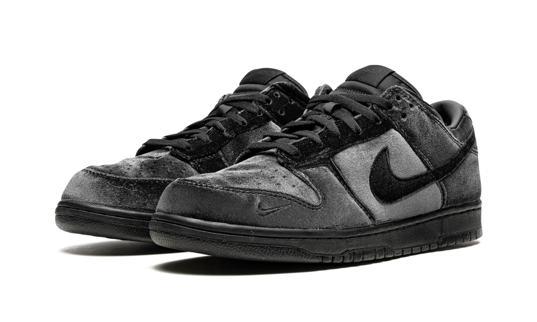 DOVER STREET MARKET X NIKE DUNK LOW TRIPLE BLACK