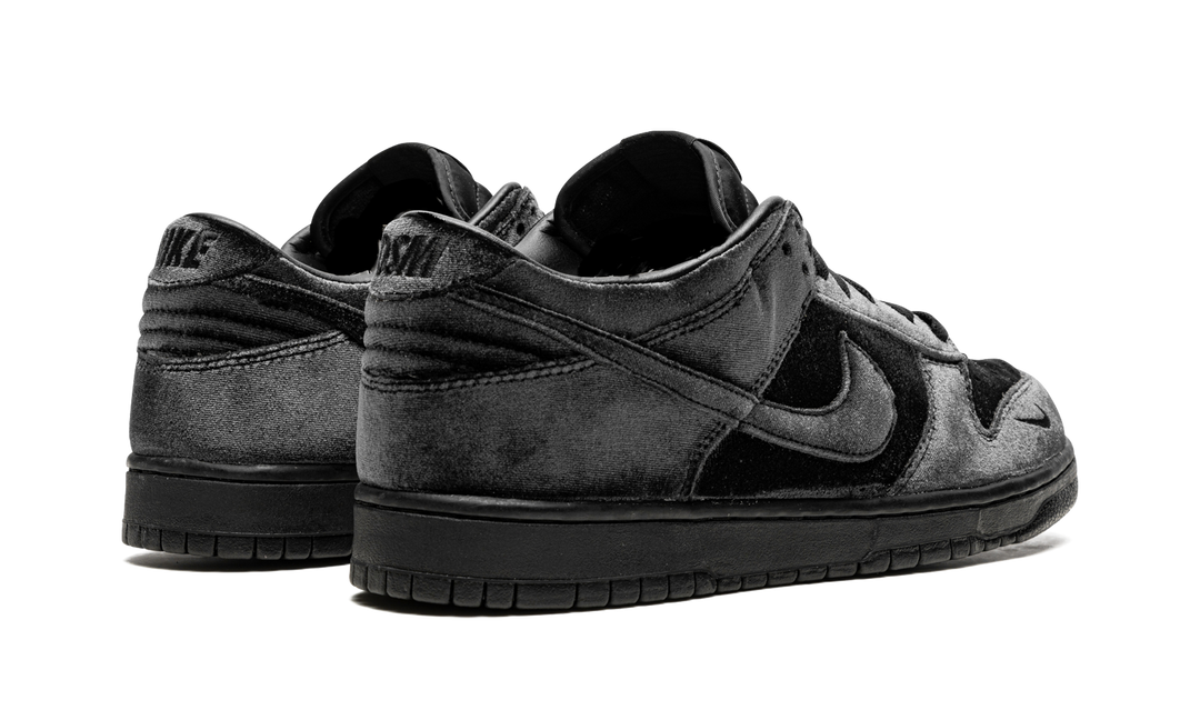 DOVER STREET MARKET X NIKE DUNK LOW TRIPLE BLACK
