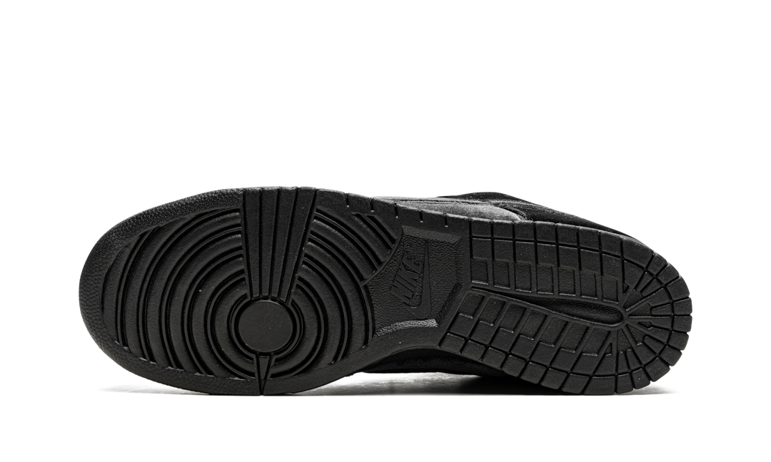 DOVER STREET MARKET X NIKE DUNK LOW TRIPLE BLACK