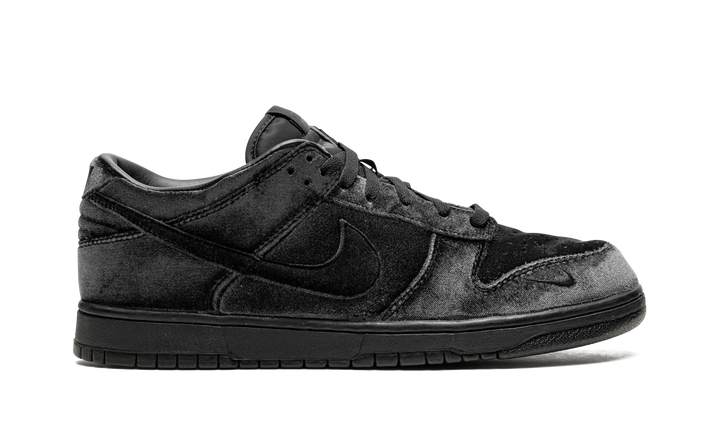 DOVER STREET MARKET X NIKE DUNK LOW TRIPLE BLACK