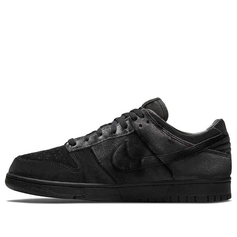 DOVER STREET MARKET X NIKE DUNK LOW TRIPLE BLACK
