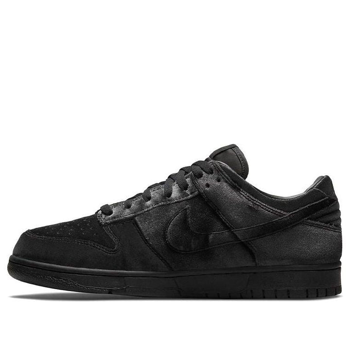 DOVER STREET MARKET X NIKE DUNK LOW TRIPLE BLACK